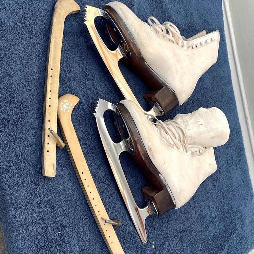 Ice Skates size 6-1/2 Sp-Teri boot with phantom blades